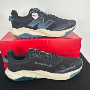 New Balance Men's Black and Teal Athletic Shoes